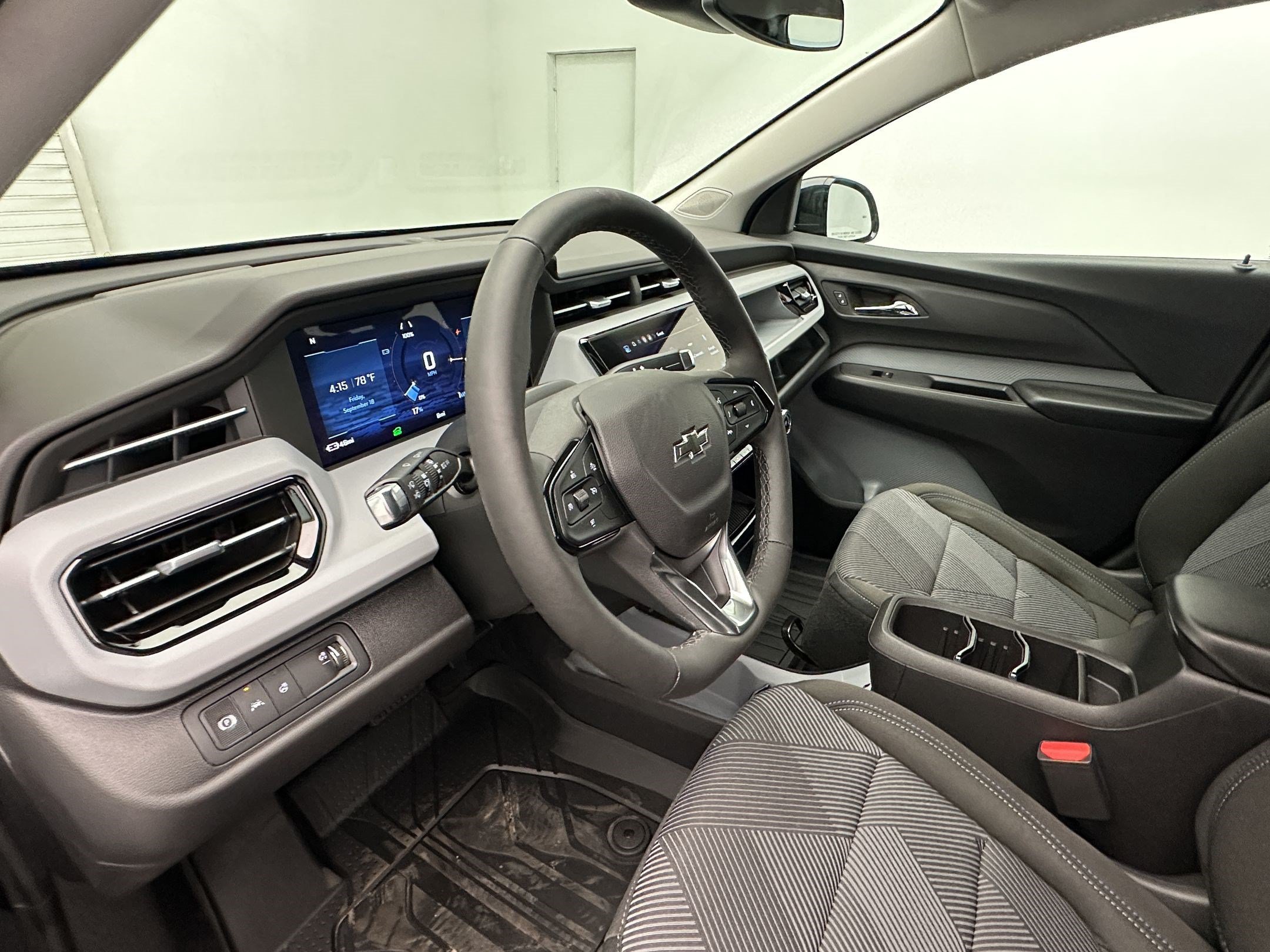 New 2027 Chevrolet Bolt LT w/ Comfort Package FWD image 4