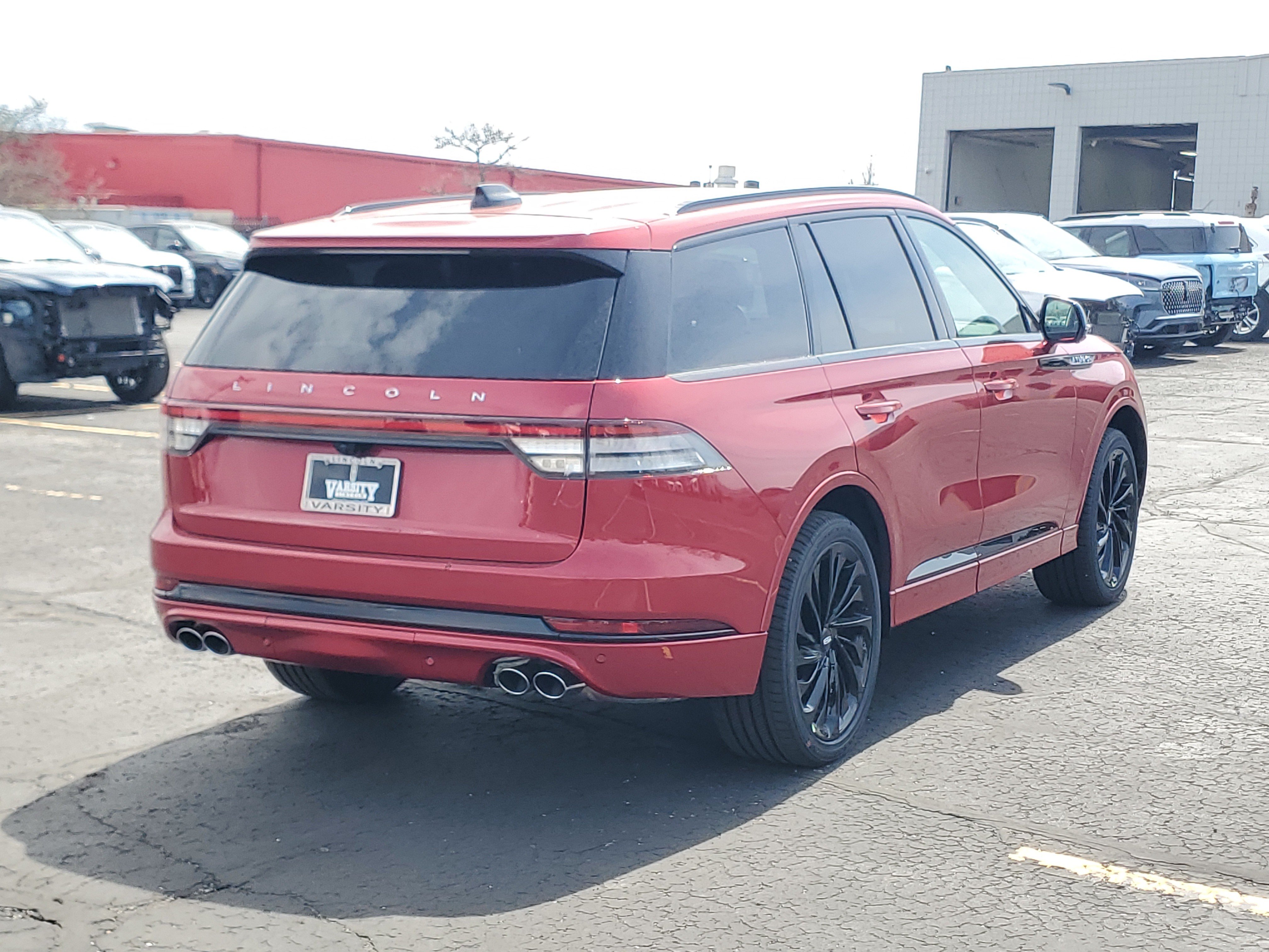 New 2026 Lincoln Aviator Reserve w/ Jet Appearance Package AWD/4WD image 4