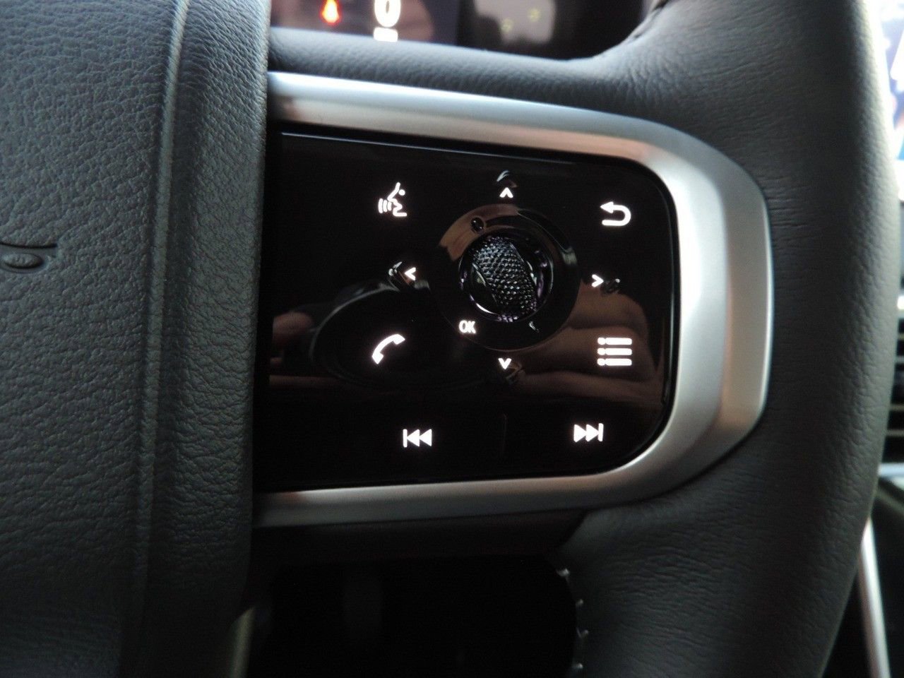 New 2026 Nissan Armada SV image 24