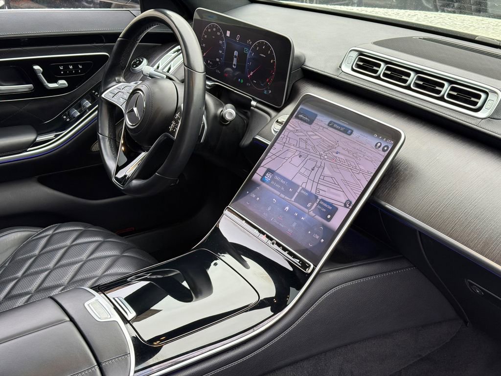 Used 2022 Mercedes-Benz S 580 4MATIC Sedan w/ AMG Line Package image 31