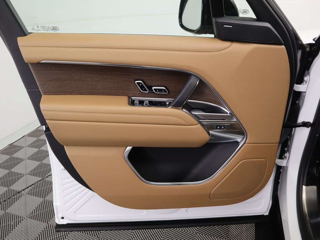 Used 2024 Land Rover Range Rover SE AWD/4WD image 24