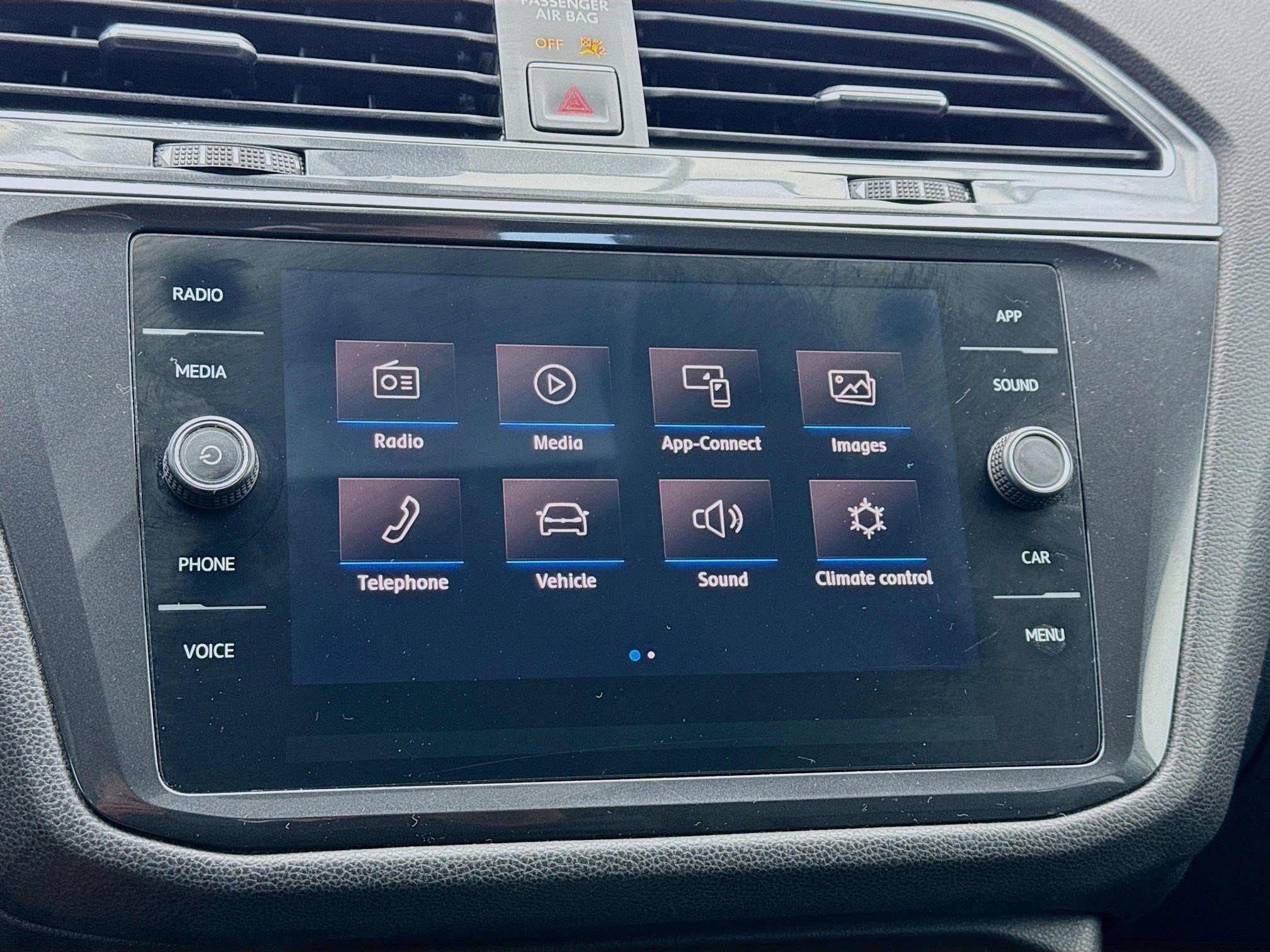 Used 2018 Volkswagen Tiguan SE FWD image 9