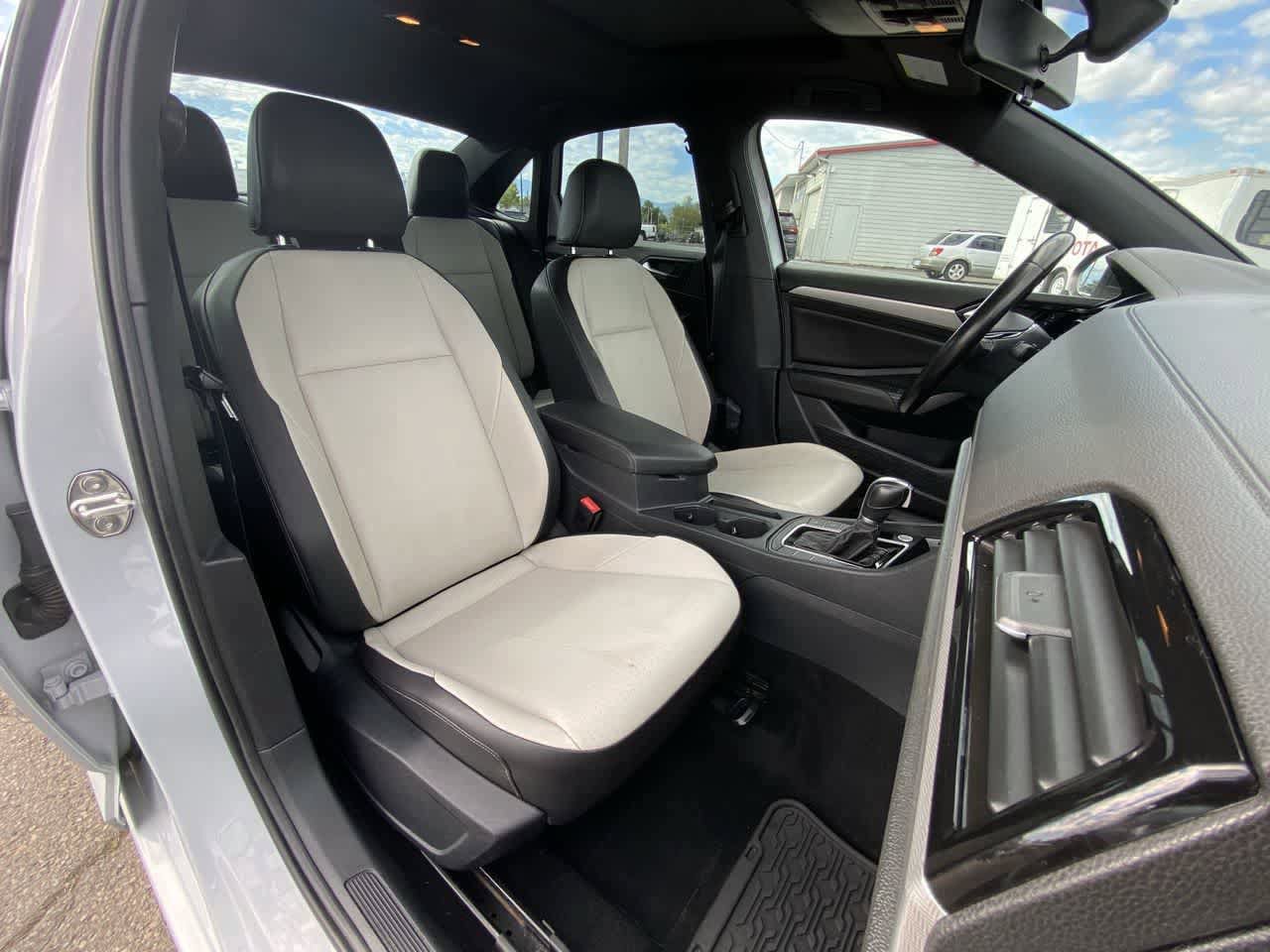 Used 2019 Volkswagen Jetta R-Line FWD image 24