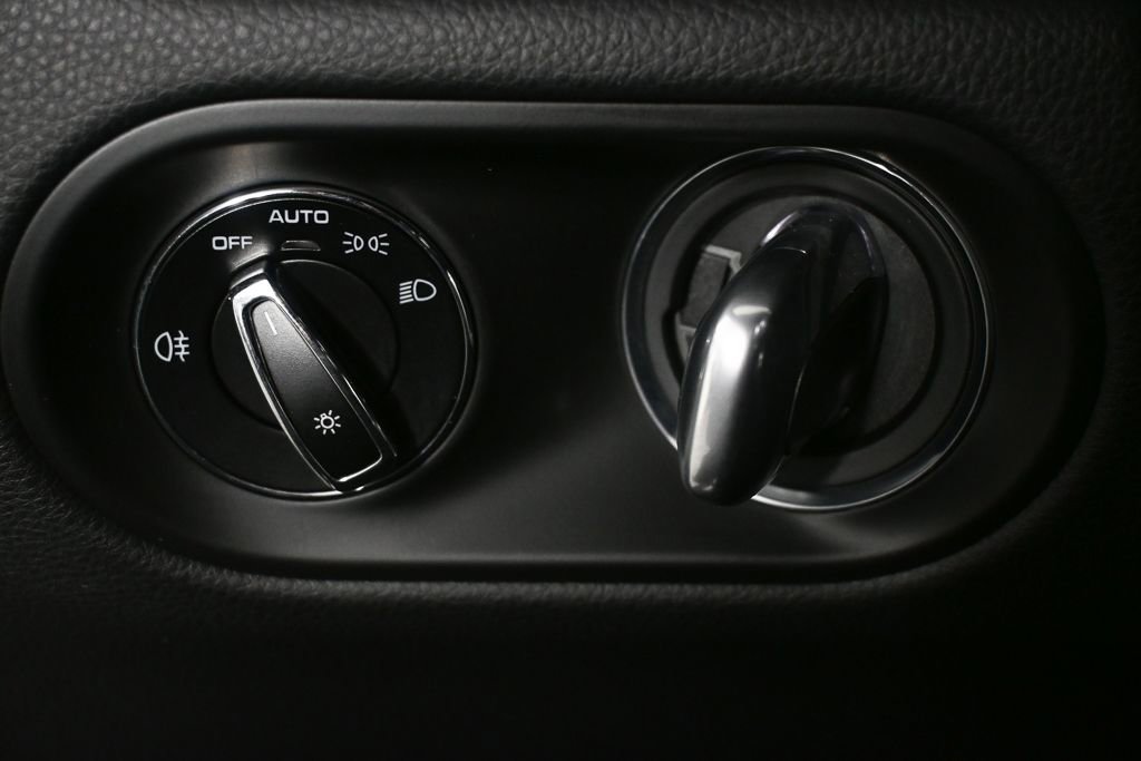 Used 2024 Porsche Macan S w/ Premium Plus Package image 9