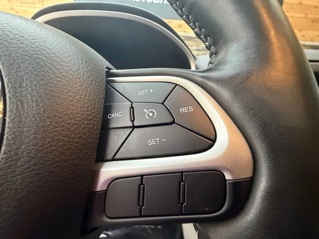 Used 2018 Jeep Compass Latitude w/ Popular Equipment Group AWD/4WD image 22