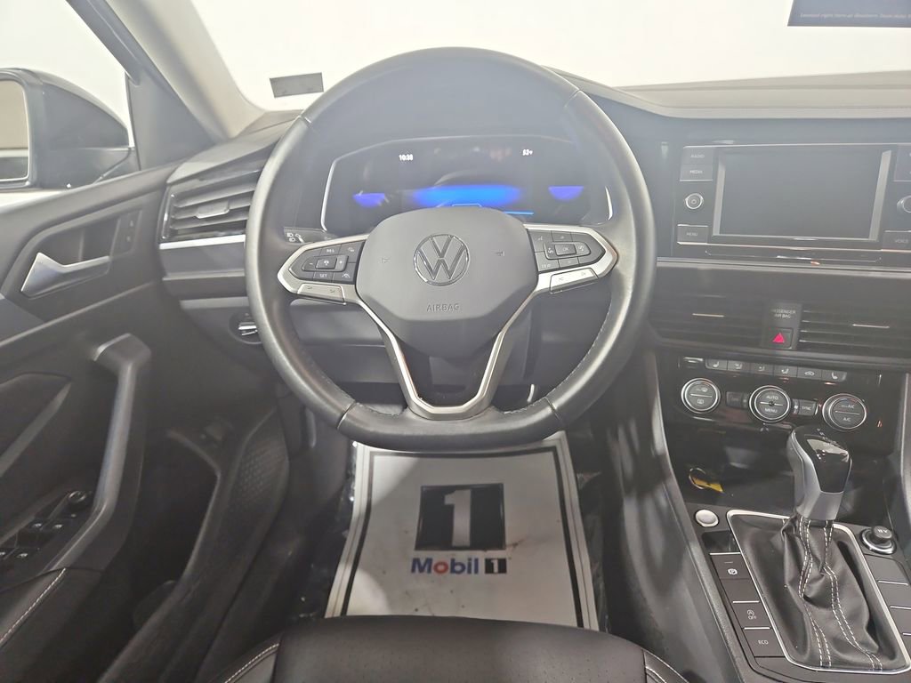 Certified 2023 Volkswagen Jetta SE FWD image 13