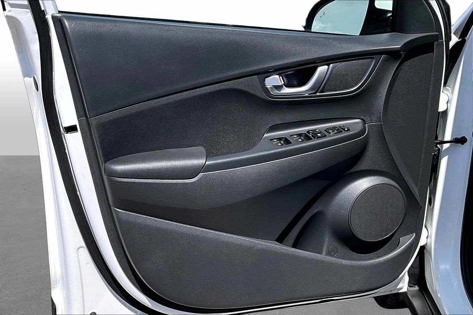 Used 2022 Hyundai Kona SEL w/ Convenience Package FWD image 17