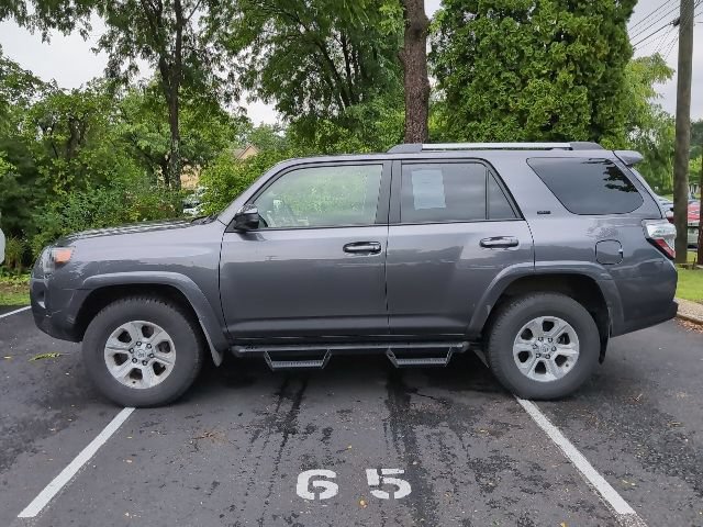 Used 2023 Toyota 4Runner SR5 AWD/4WD image 8