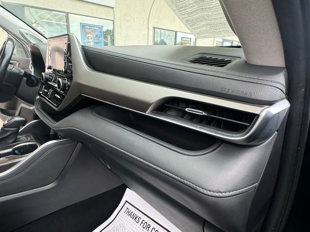 Used 2020 Toyota Highlander Limited FWD image 22