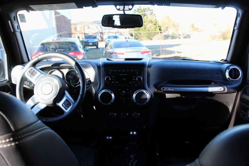 Used 2015 Jeep Wrangler Unlimited Sport image 22