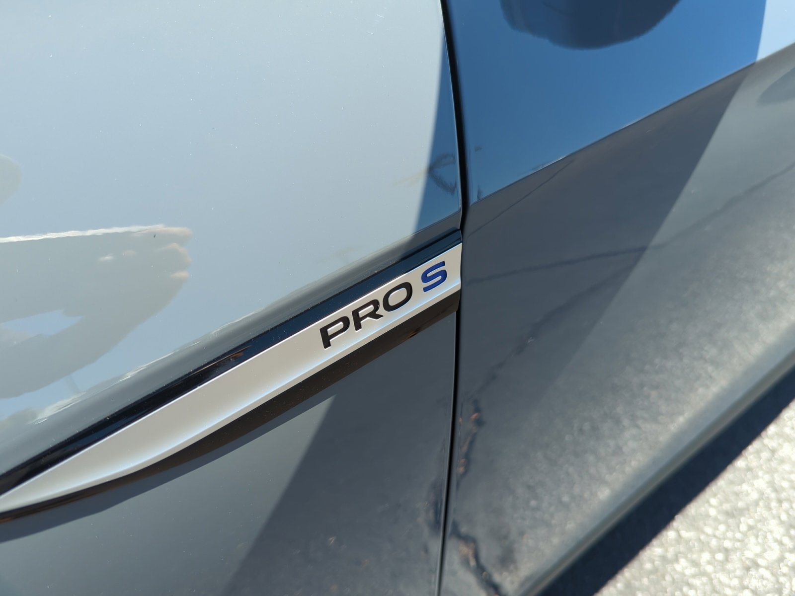 New 2025 Volkswagen ID.4 Pro S RWD image 22