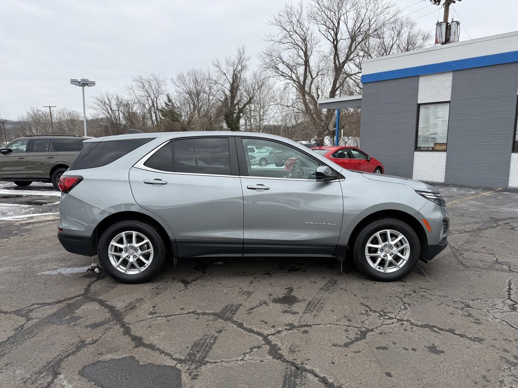 Used 2023 Chevrolet Equinox LT w/ Driver Convenience Package image 8