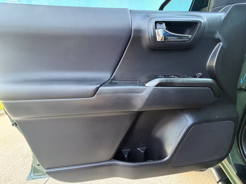 Used 2022 Toyota Tacoma TRD Sport AWD/4WD image 19