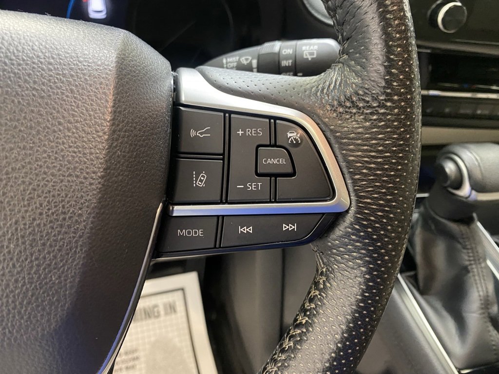 Used 2022 Toyota Sienna Limited image 30