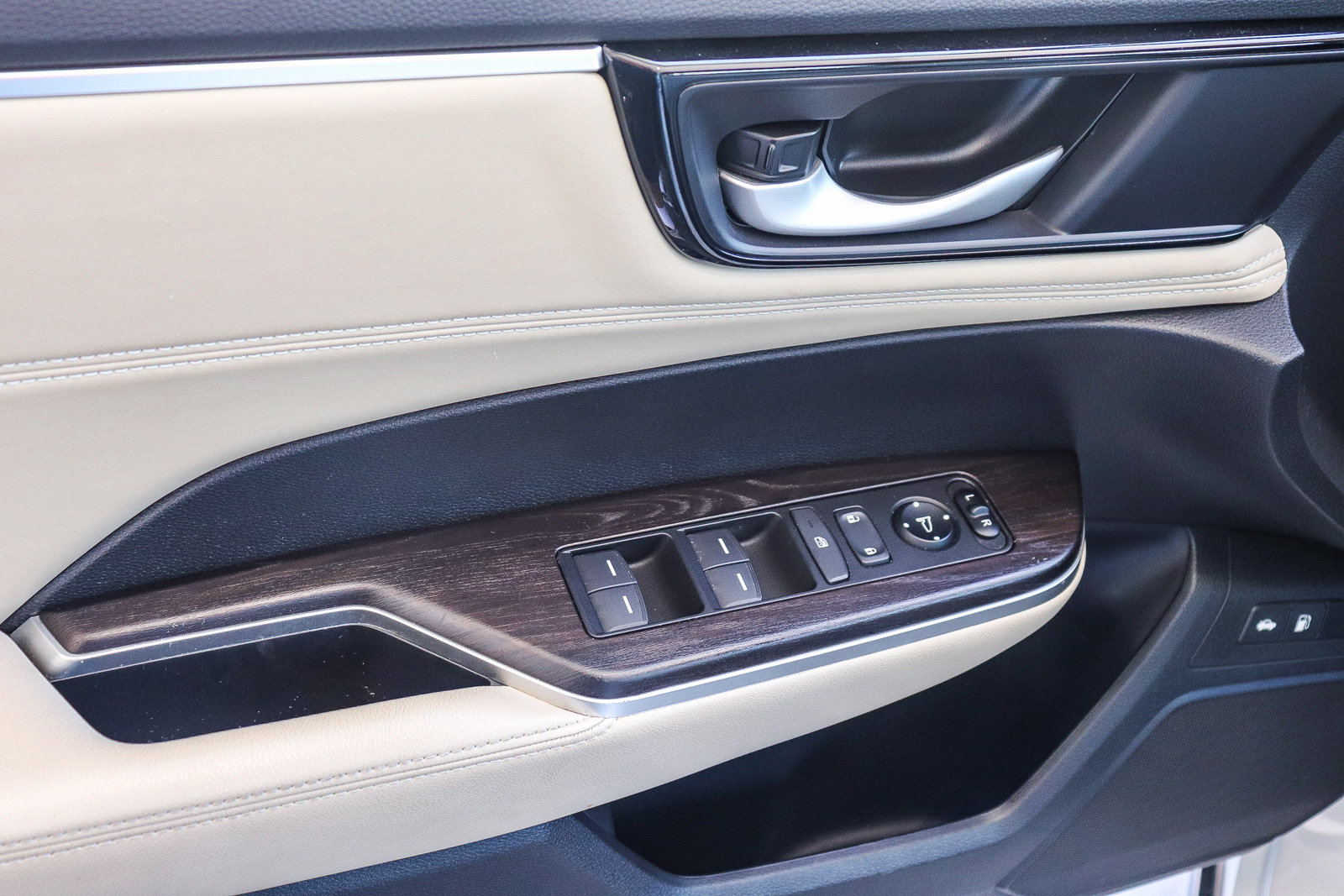 Certified 2019 Honda Clarity Plug-In Hybrid image 24