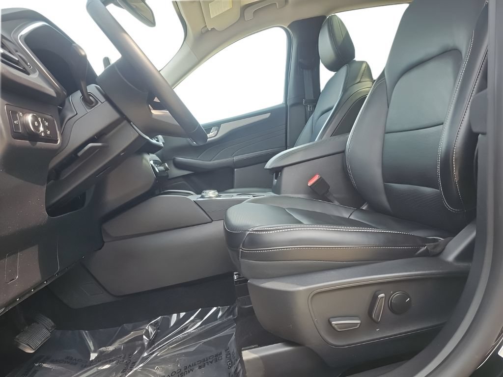 Used 2025 Ford Escape Platinum AWD/4WD image 9
