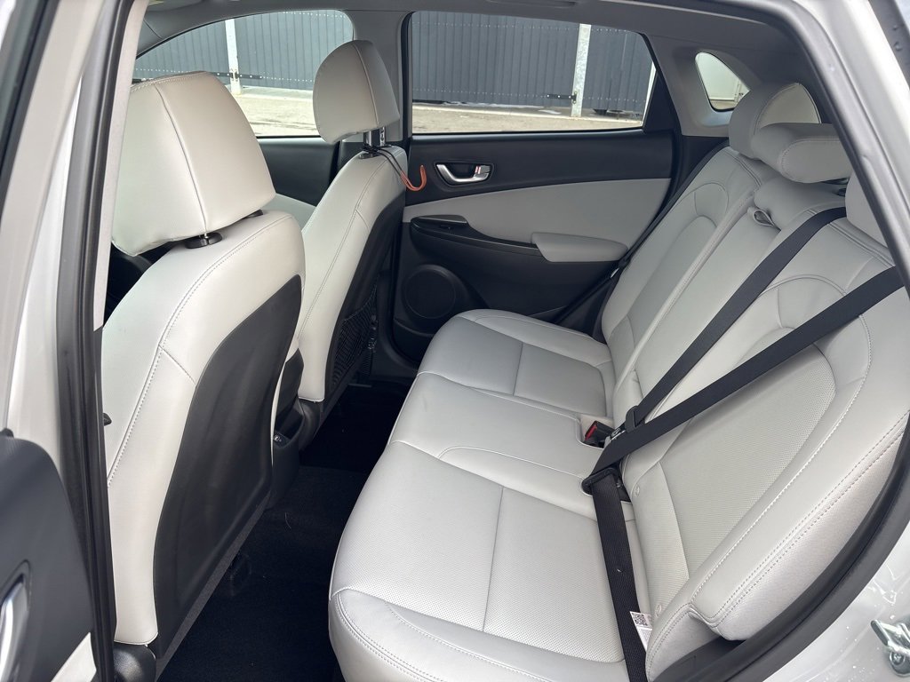Used 2023 Hyundai Kona Limited image 12