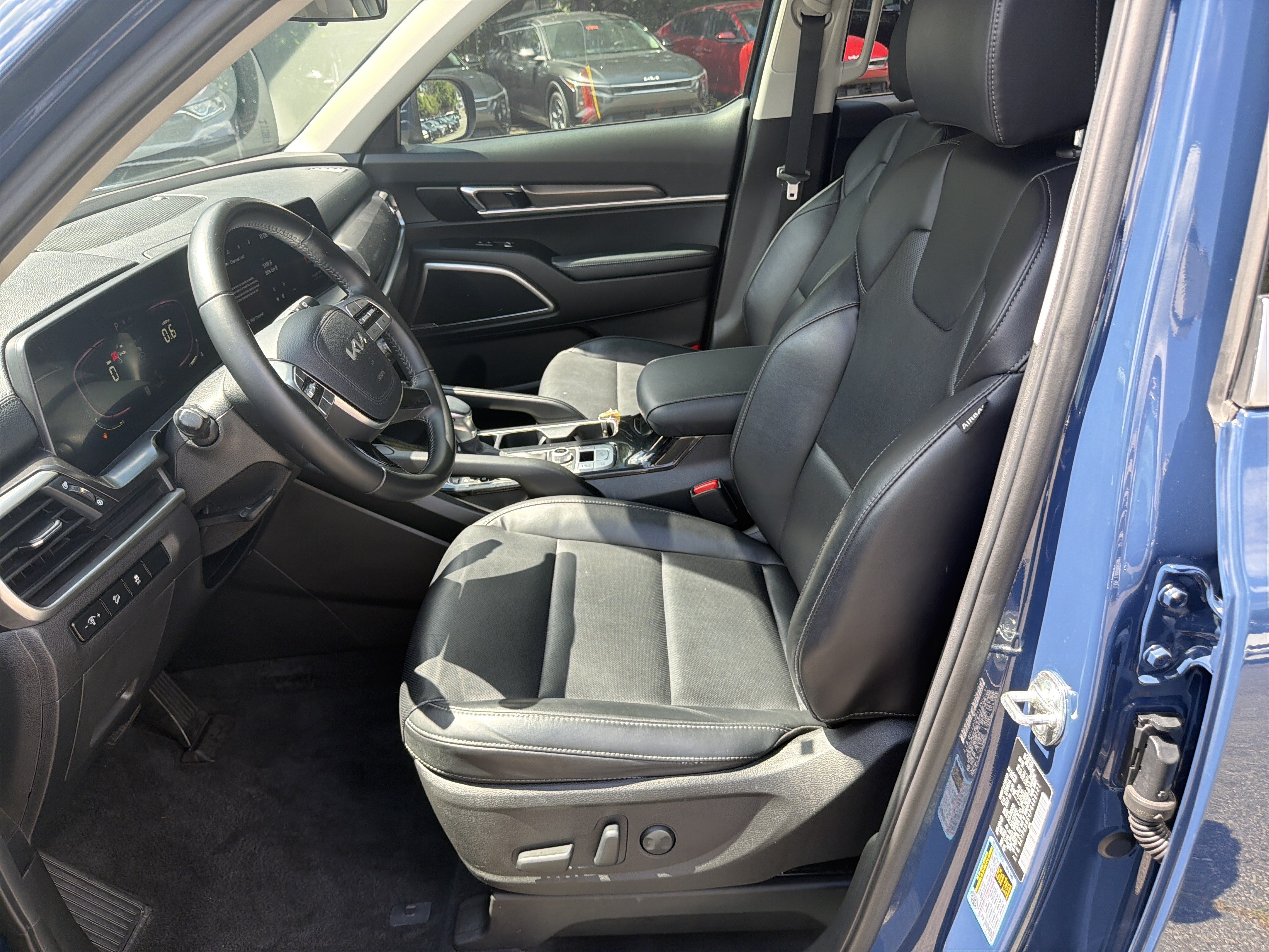 Certified 2023 Kia Telluride S w/ S Sunroof Package AWD/4WD image 9