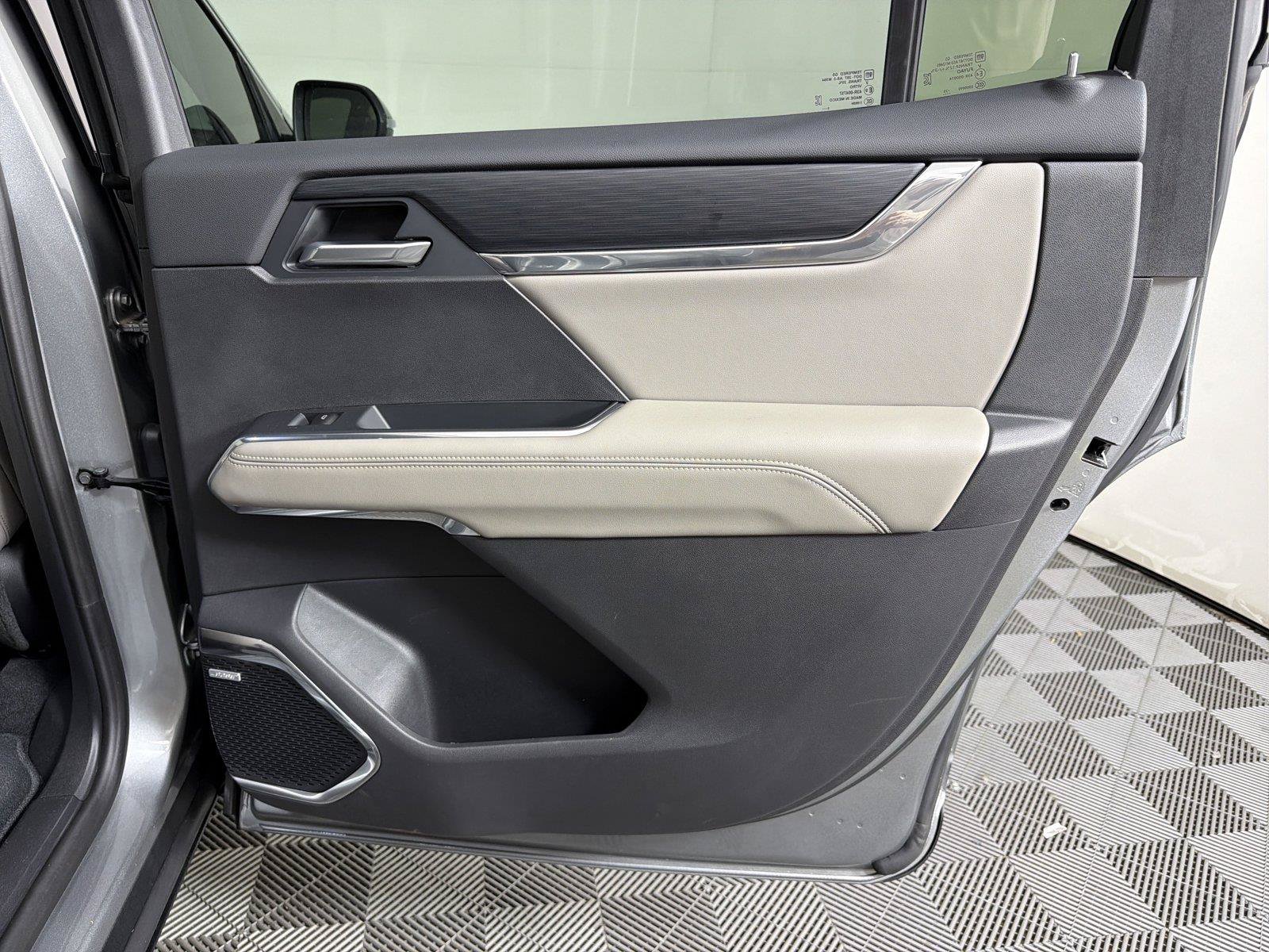 New 2026 GMC Acadia Elevation w/ Elevation Premium Package FWD image 15