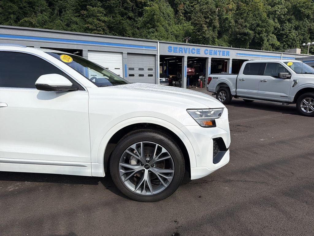 Used 2025 Audi Q8 Premium Plus AWD/4WD image 2