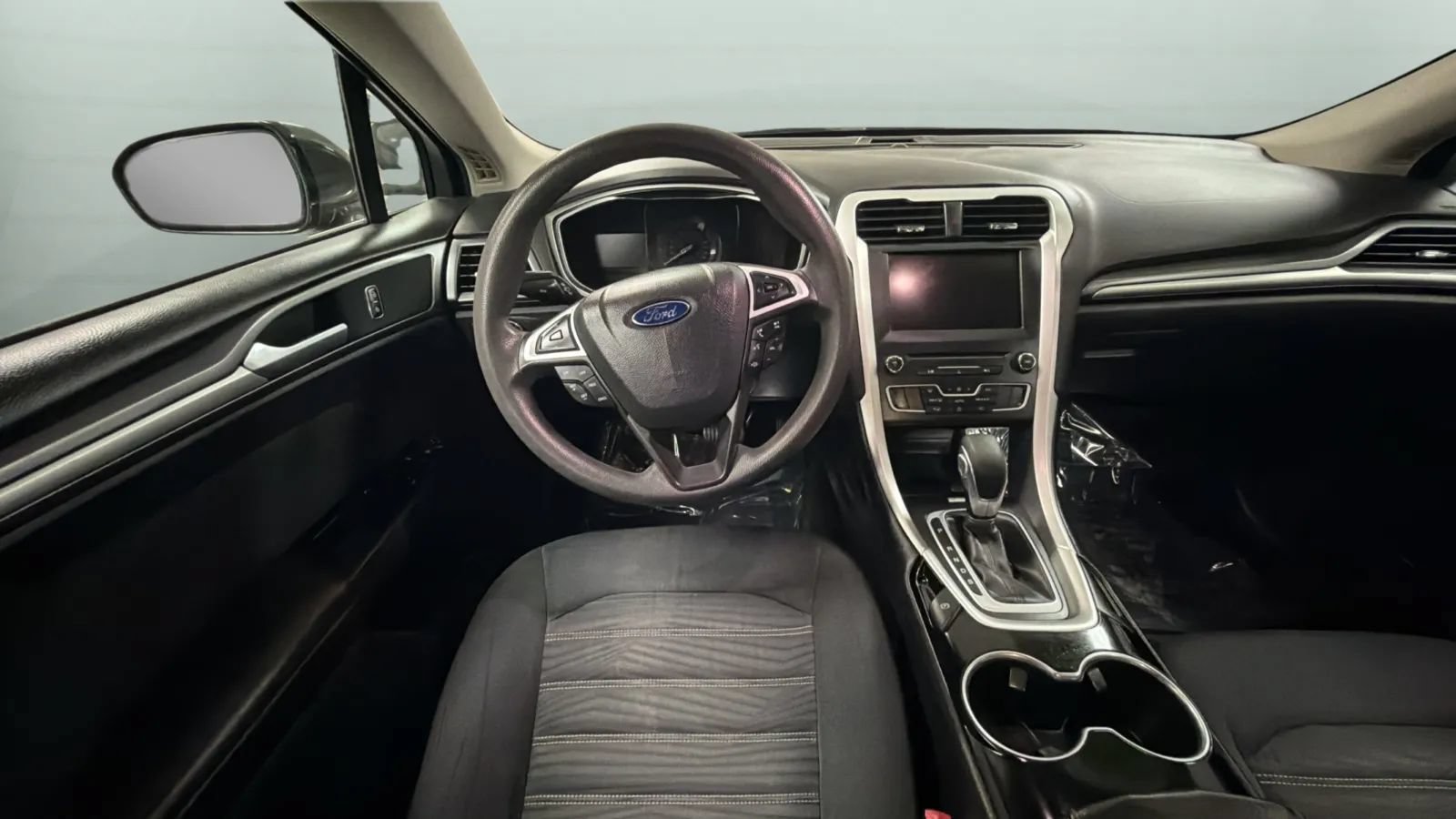 Used 2016 Ford Fusion SE FWD image 10