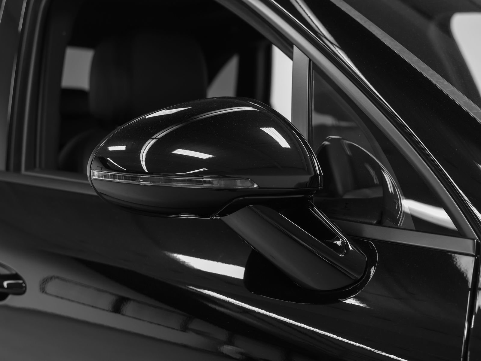 Certified 2023 Porsche Macan image 14