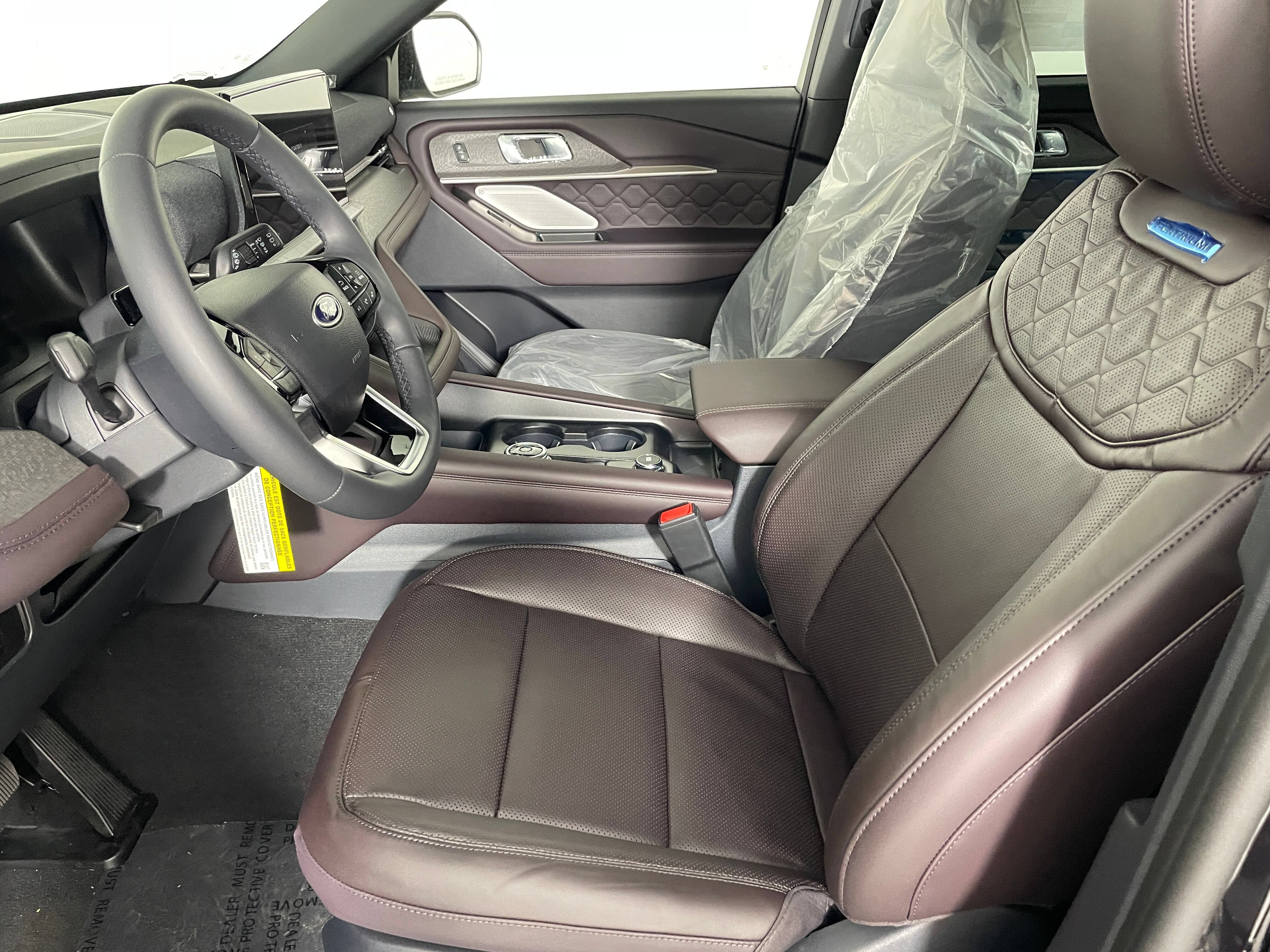 New 2027 Ford Explorer Platinum w/ 3.0L Ultimate Package AWD/4WD image 2