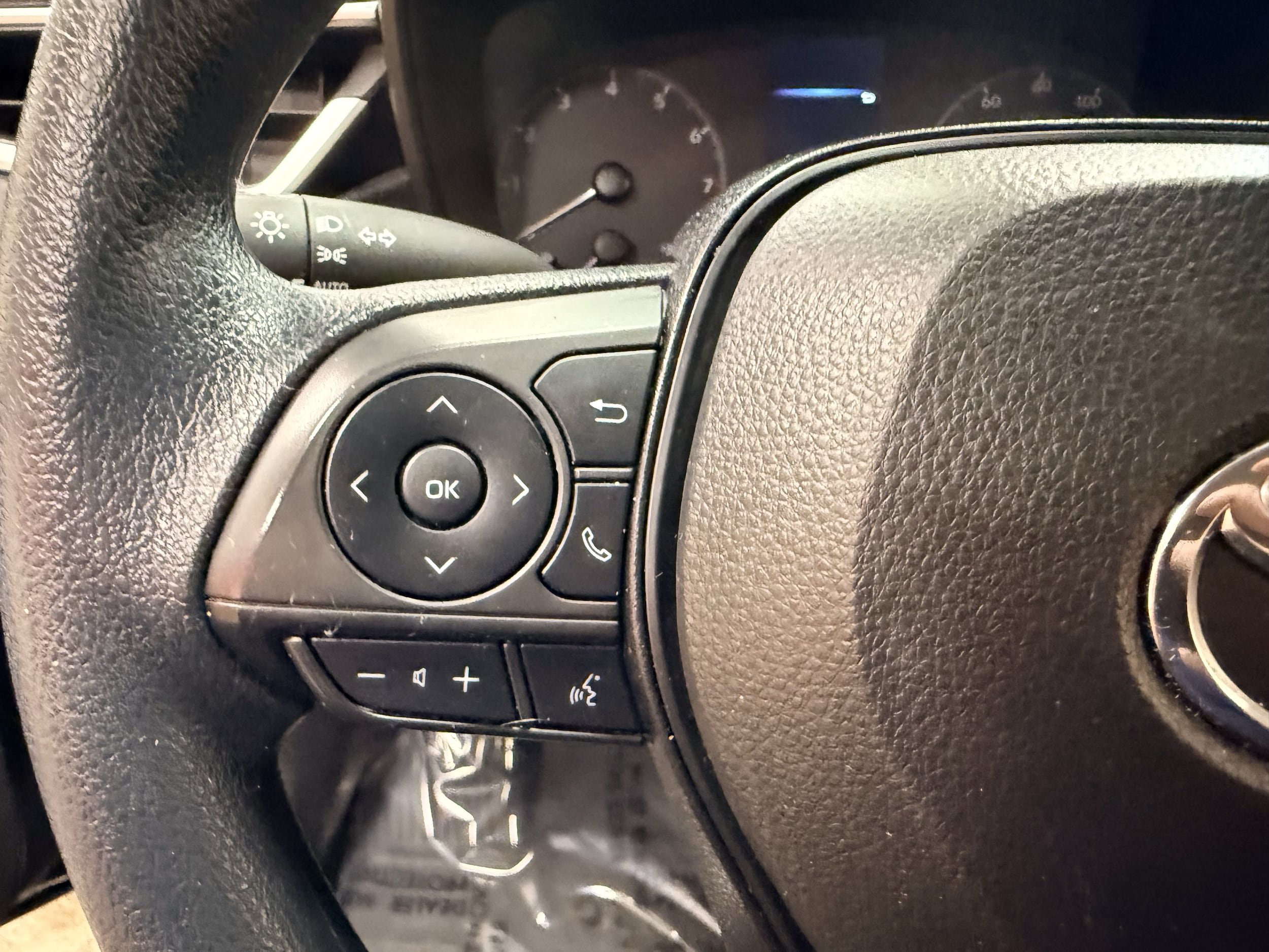 Used 2024 Toyota Corolla LE FWD image 38