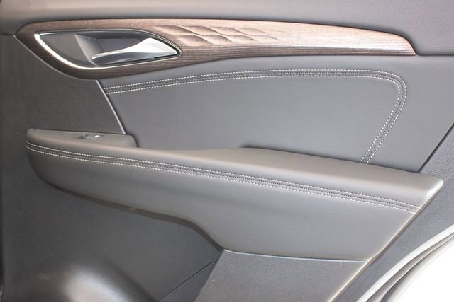 Used 2023 Buick Envision Avenir image 13