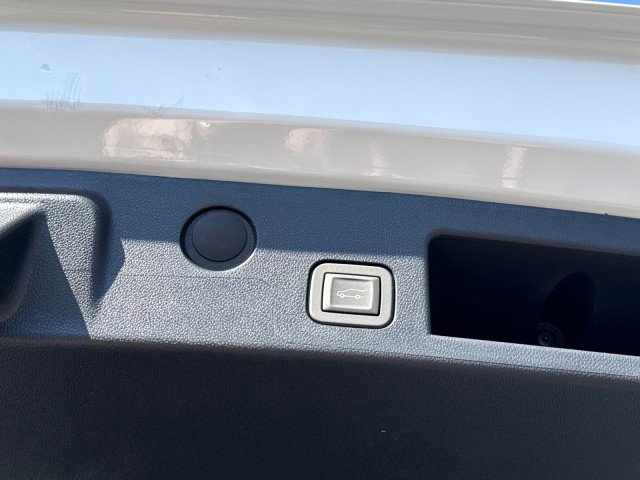 New 2026 Chevrolet Equinox LT w/ Convenience Package II image 17