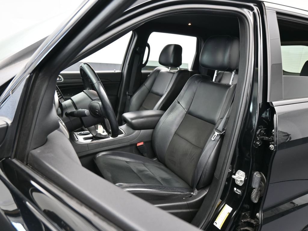 Used 2021 Jeep Grand Cherokee Laredo X RWD image 10