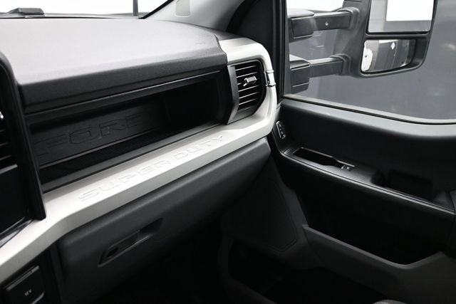 Used 2025 Ford F350 XL AWD/4WD image 9
