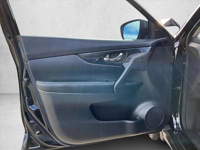 Used 2019 Nissan Rogue SL w/ Premium Package FWD image 18