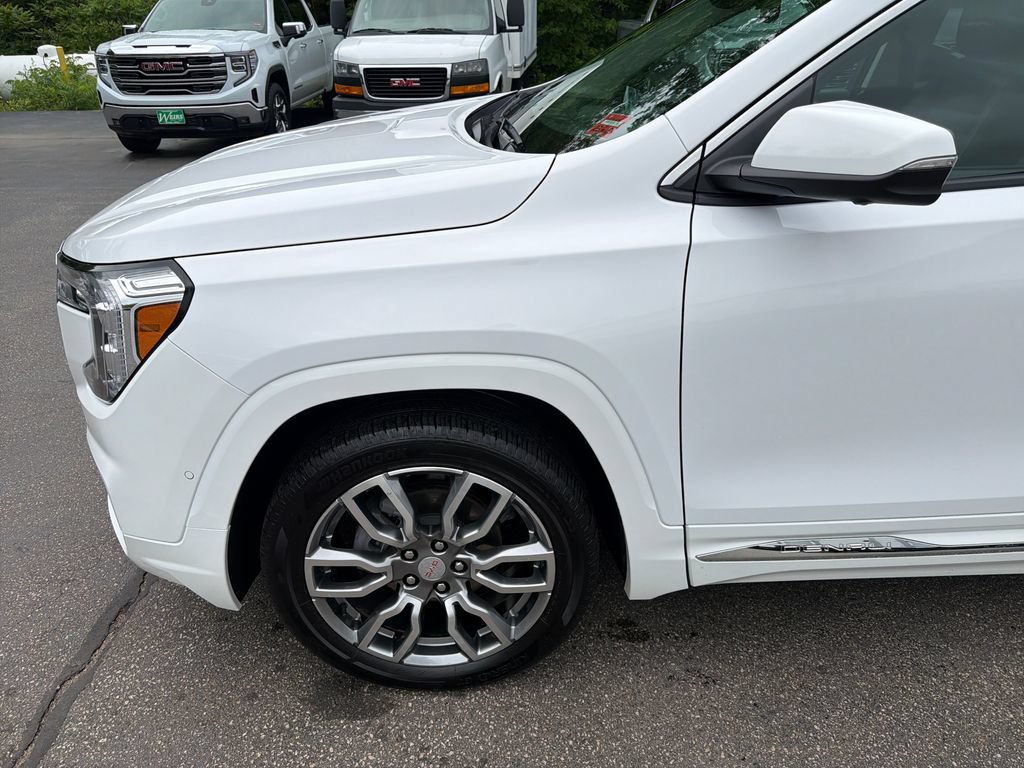Certified 2024 GMC Terrain Denali w/ Denali Premium Package AWD/4WD image 21