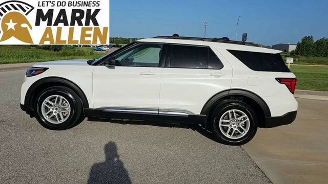 Used 2025 Ford Explorer Active AWD/4WD image 5