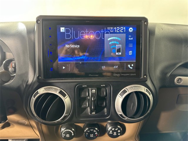 Used 2014 Jeep Wrangler Unlimited Rubicon w/ Dual Top Group image 28