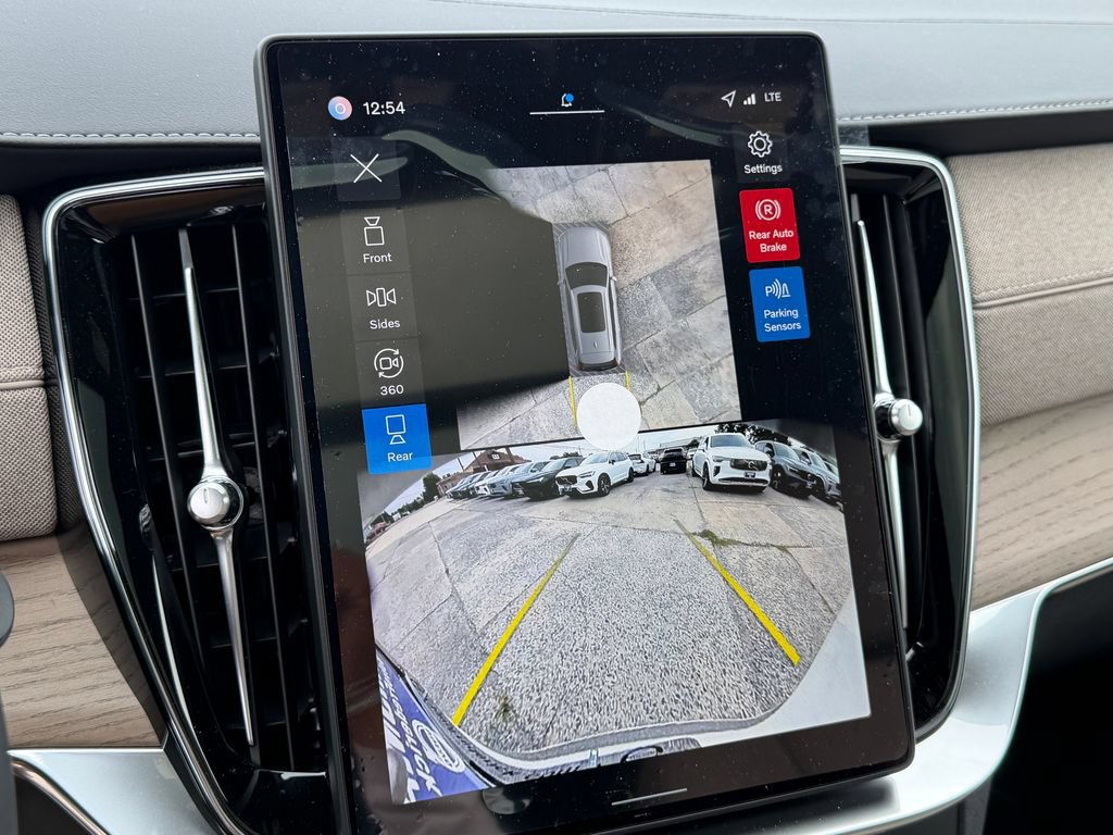 New 2026 Volvo XC90 B6 Plus w/ Protection Package Premier AWD/4WD image 22