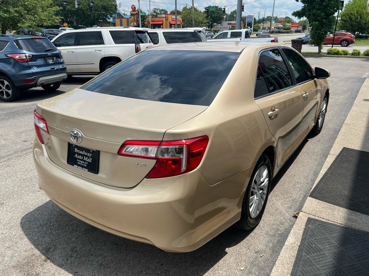 Used 2012 Toyota Camry LE FWD image 7