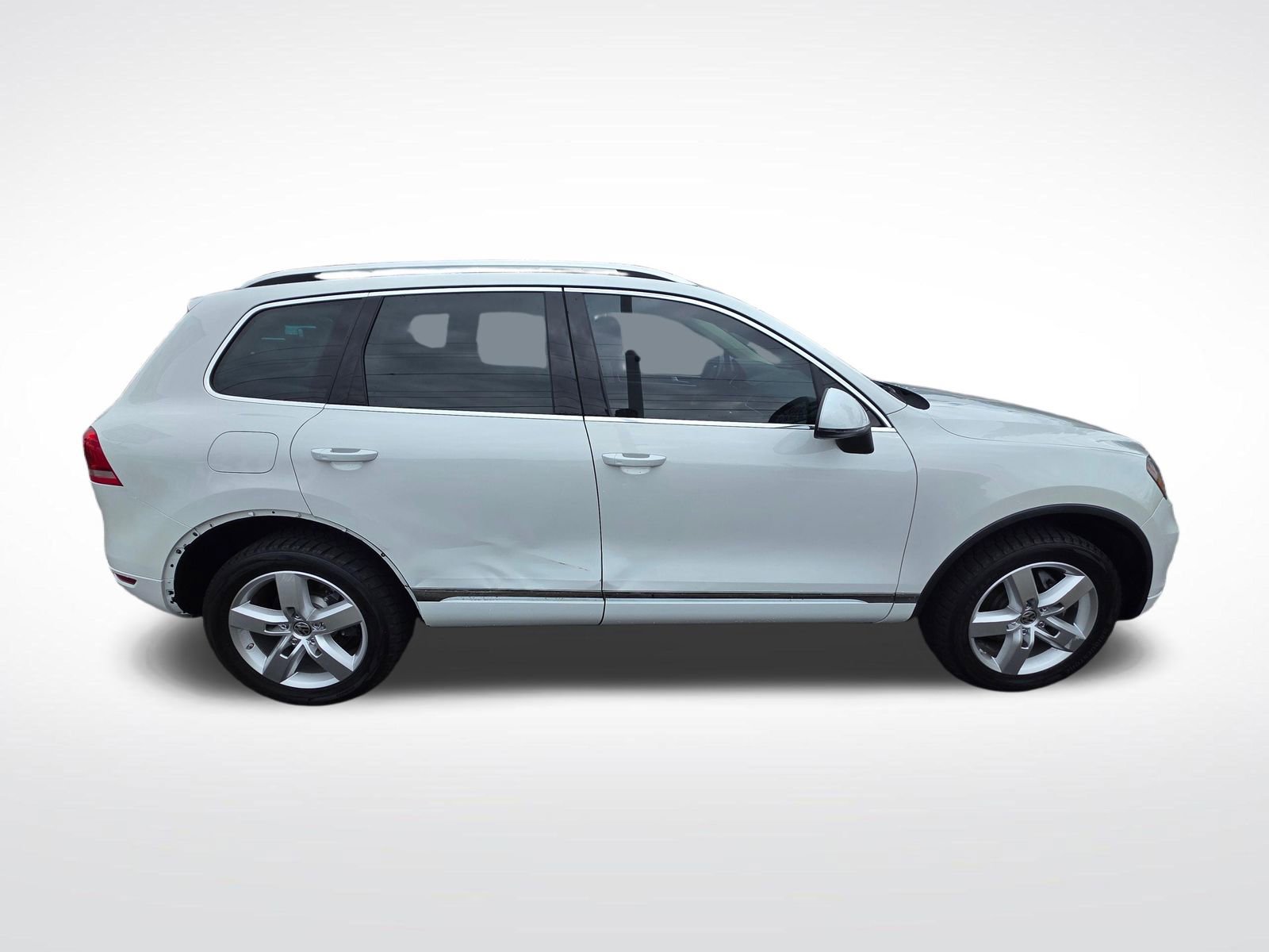 Used 2014 Volkswagen Touareg TDI AWD/4WD image 4