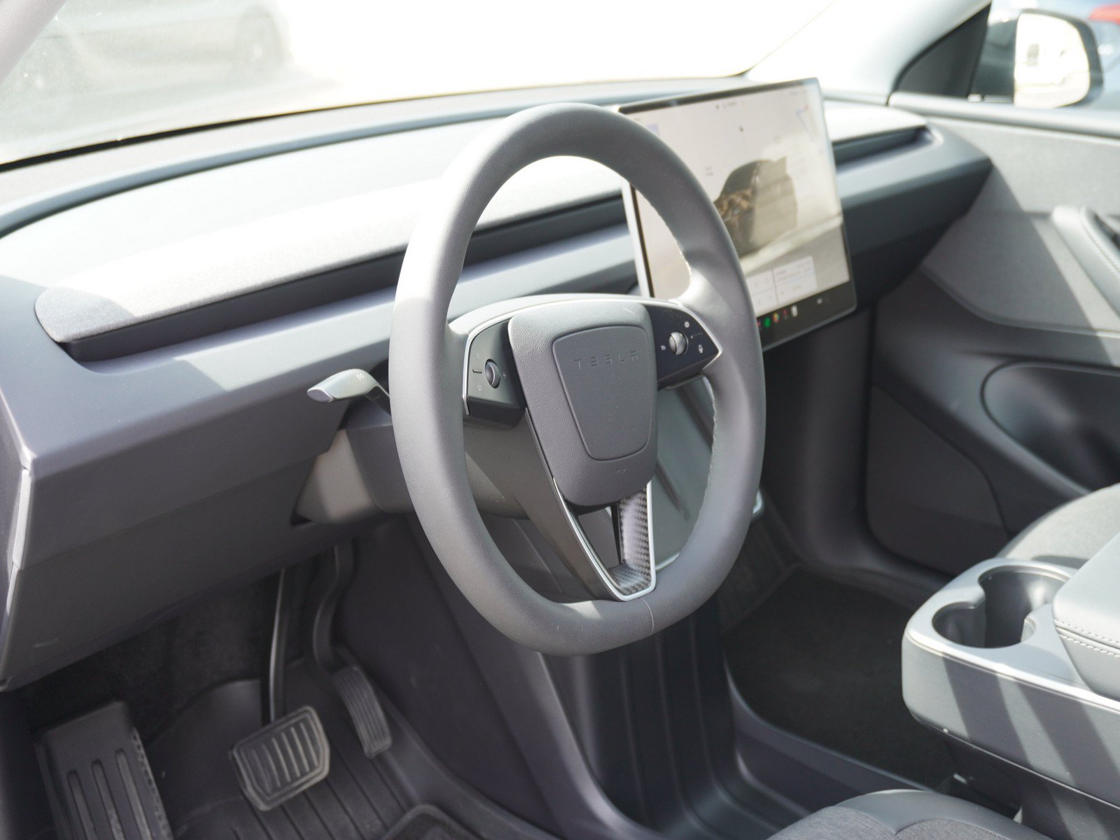 Used 2026 Tesla Model Y 2WD image 18