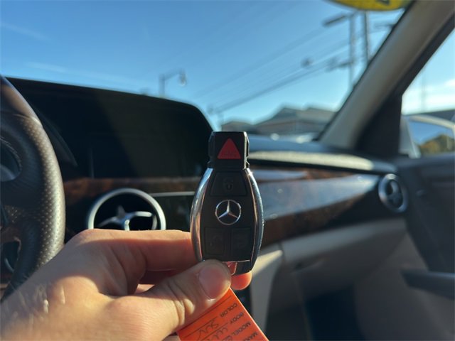 Used 2015 Mercedes-Benz GLK 350 4MATIC image 30