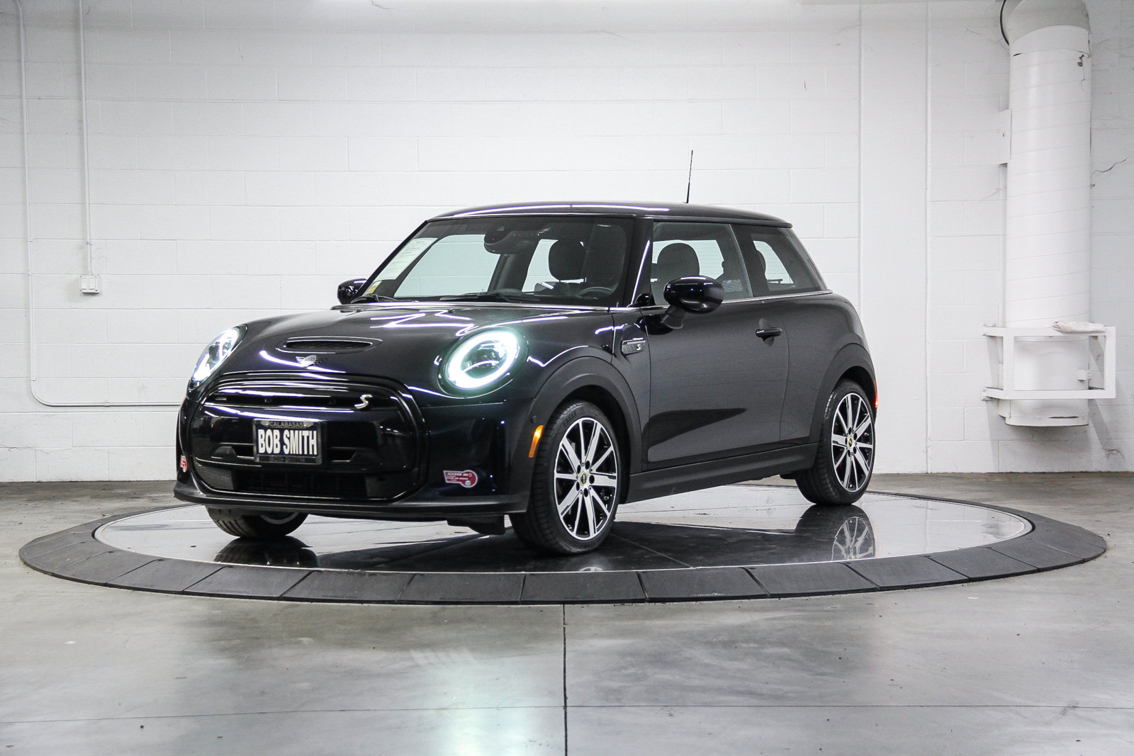 Certified 2024 MINI Cooper SE FWD image 3