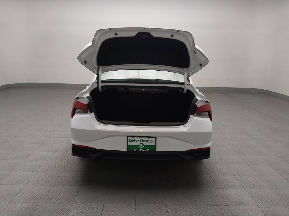 Used 2021 Hyundai Elantra SE image 29