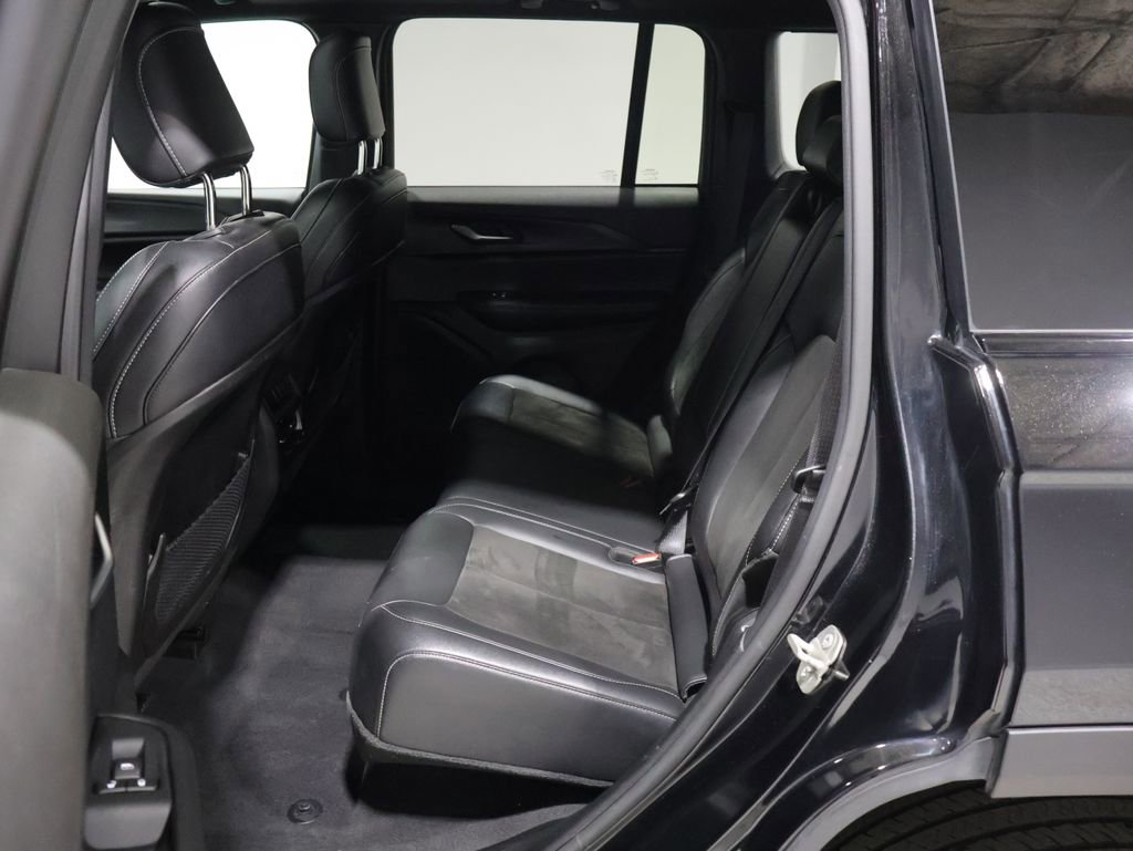 Used 2023 Jeep Grand Cherokee Altitude image 19