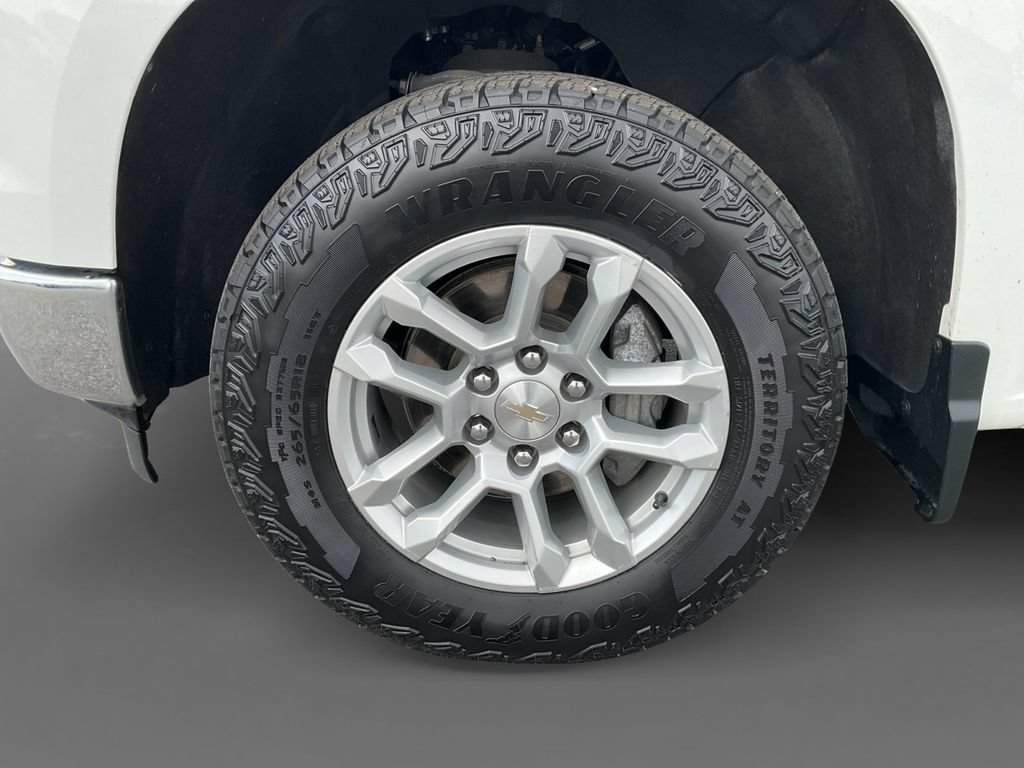 Used 2023 Chevrolet Silverado 1500 LT AWD/4WD image 13