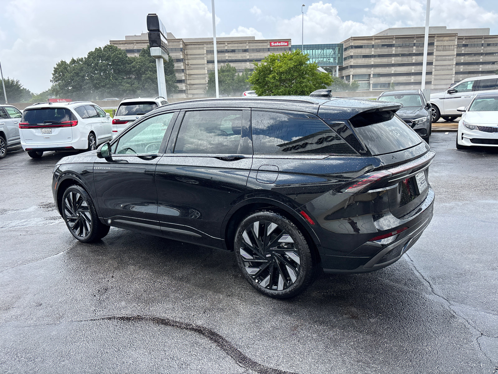 New 2026 Lincoln Nautilus Reserve w/ Jet Appearance Package AWD/4WD image 5