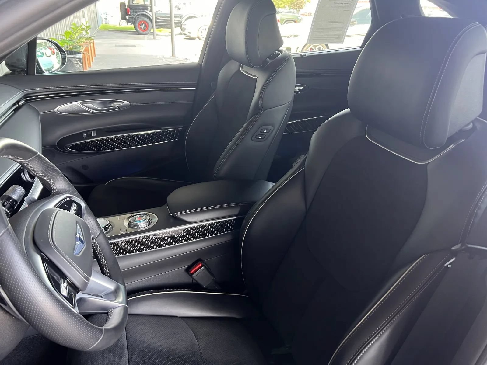 Used 2022 Genesis GV70 3.5T Sport w/ Sport Prestige Package AWD/4WD image 15