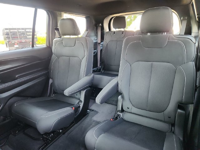 Used 2025 Jeep Grand Cherokee L Laredo w/ Luxury Tech Group I AWD/4WD image 29