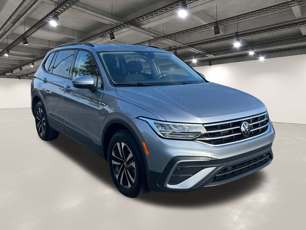 Used 2024 Volkswagen Tiguan S image 2