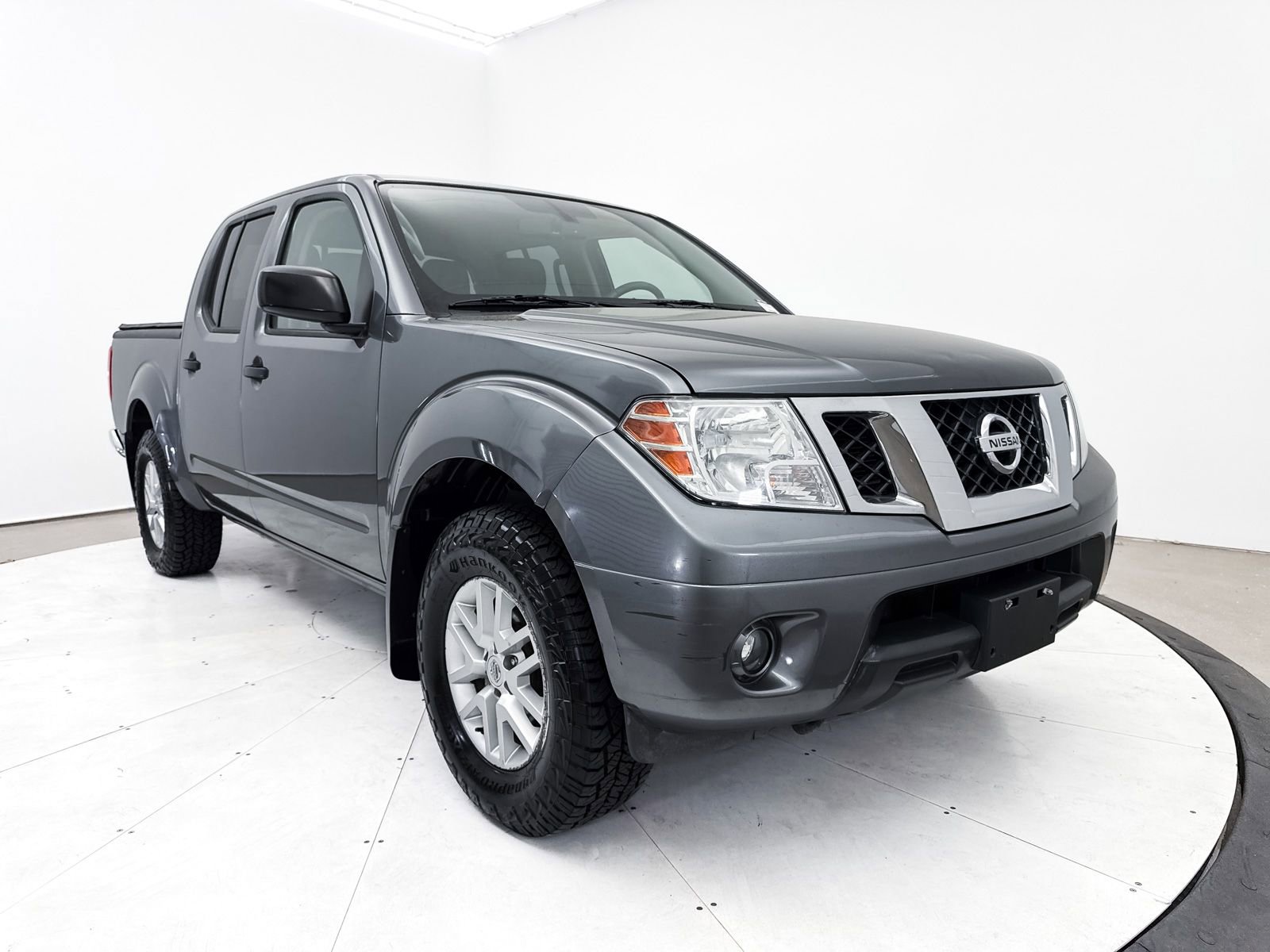 Used 2020 Nissan Frontier SV AWD/4WD image 9